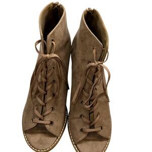NWOT Old Navy 8 Women's Ankle Boots 3 Inch Heel Lace Up Shoes New No Tags